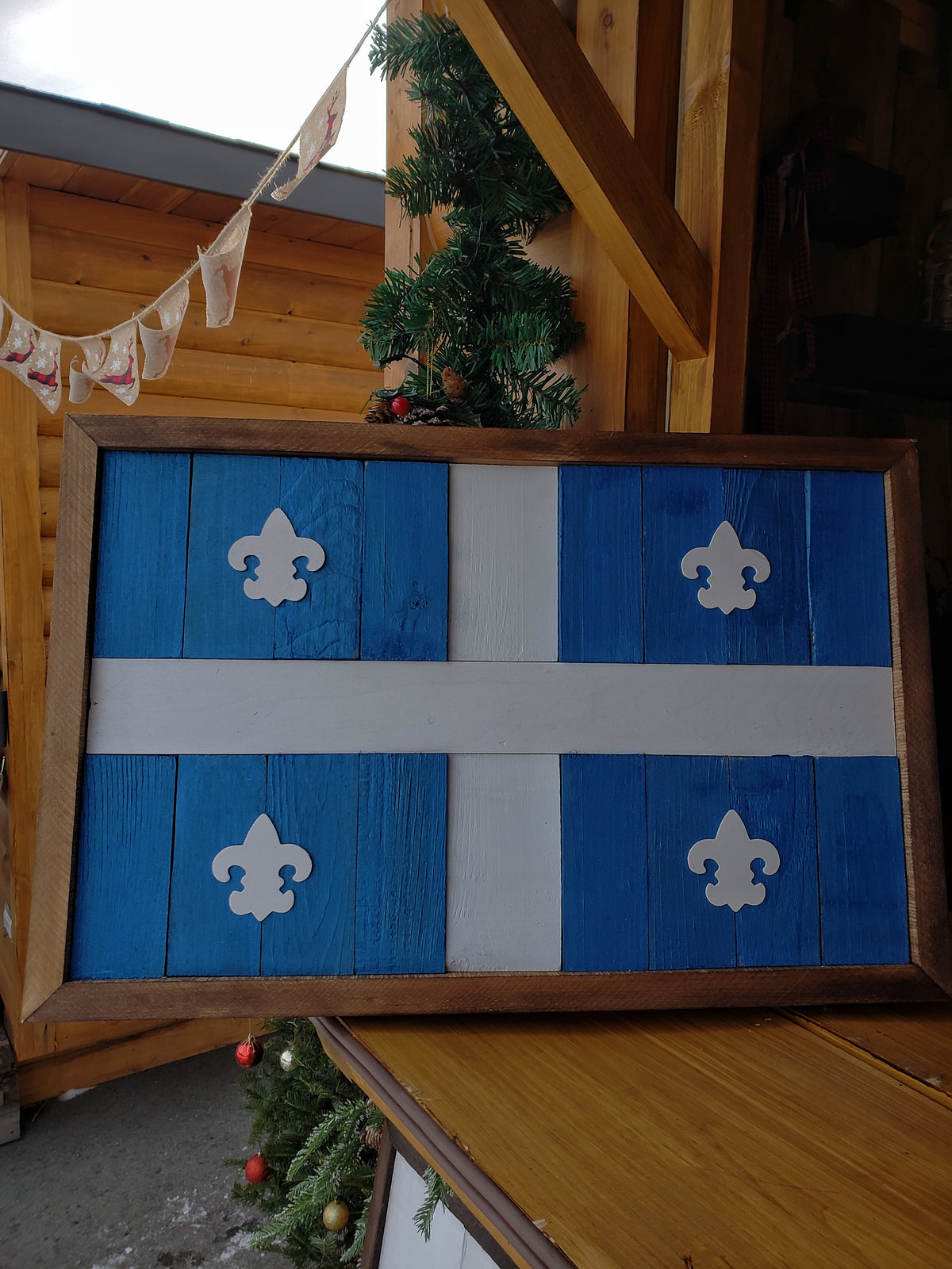 Drapeau du Québec en bois de grange