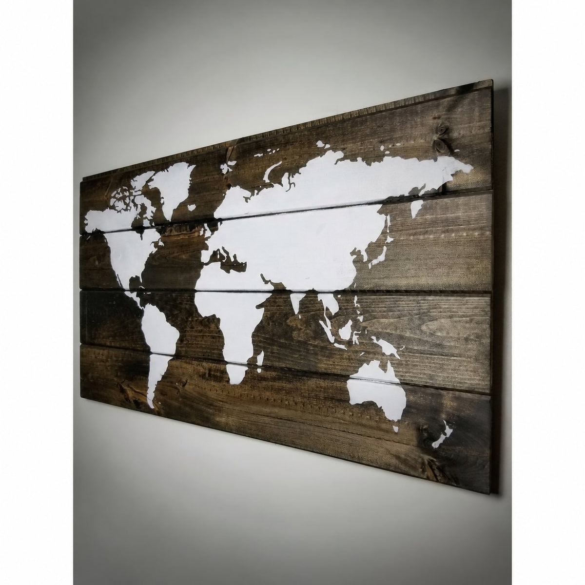 Carte du monde sur cèdre — brun foncé