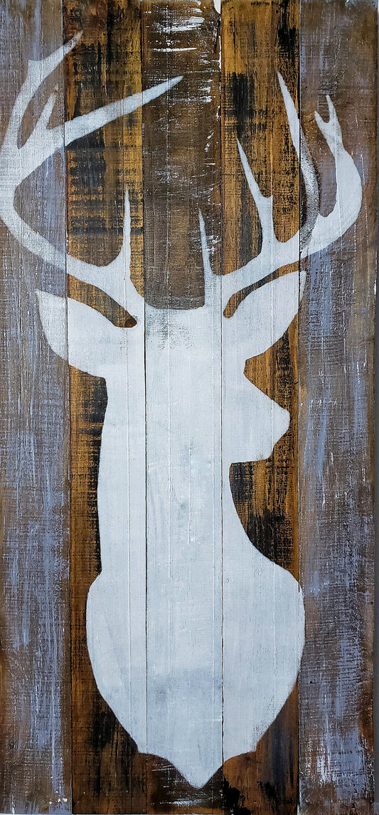 Tête de cerf sur bois — style rustique