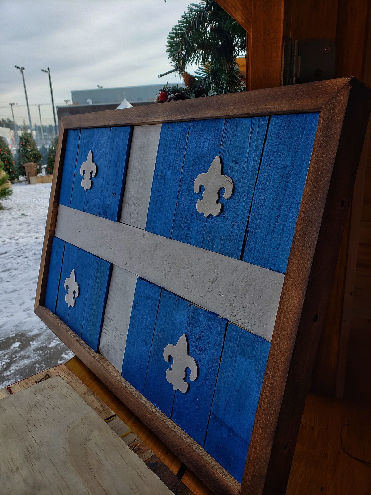 Drapeau du Québec en bois de grange