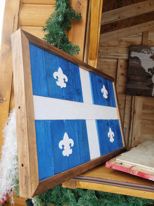 Drapeau du Québec en bois de grange