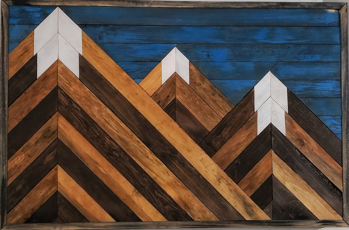 Montagne rustique sur bois
