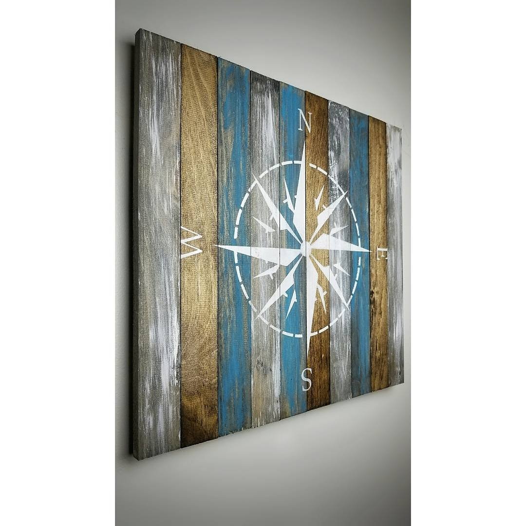 Rose des vents sur bois — 20 × 20 po